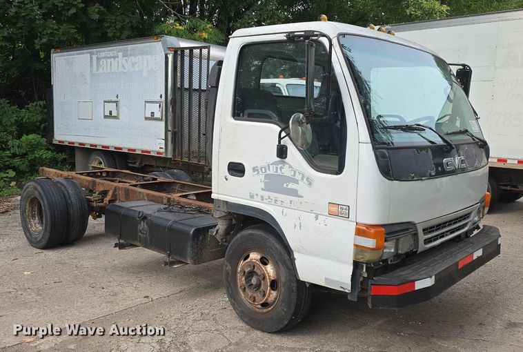 image for item DQ5138 1995 GMC W4 truck cab and chassis