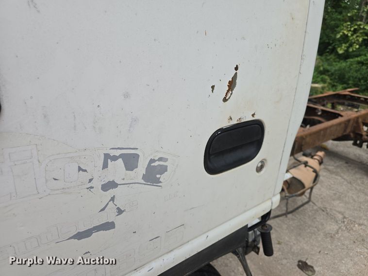 image for item DQ5138 1995 GMC W4 truck cab and chassis