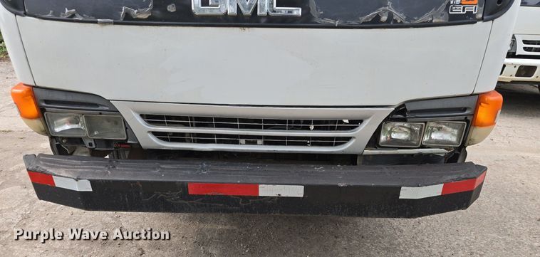 image for item DQ5138 1995 GMC W4 truck cab and chassis