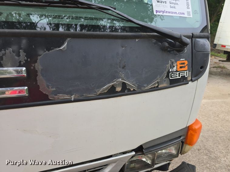 image for item DQ5138 1995 GMC W4 truck cab and chassis