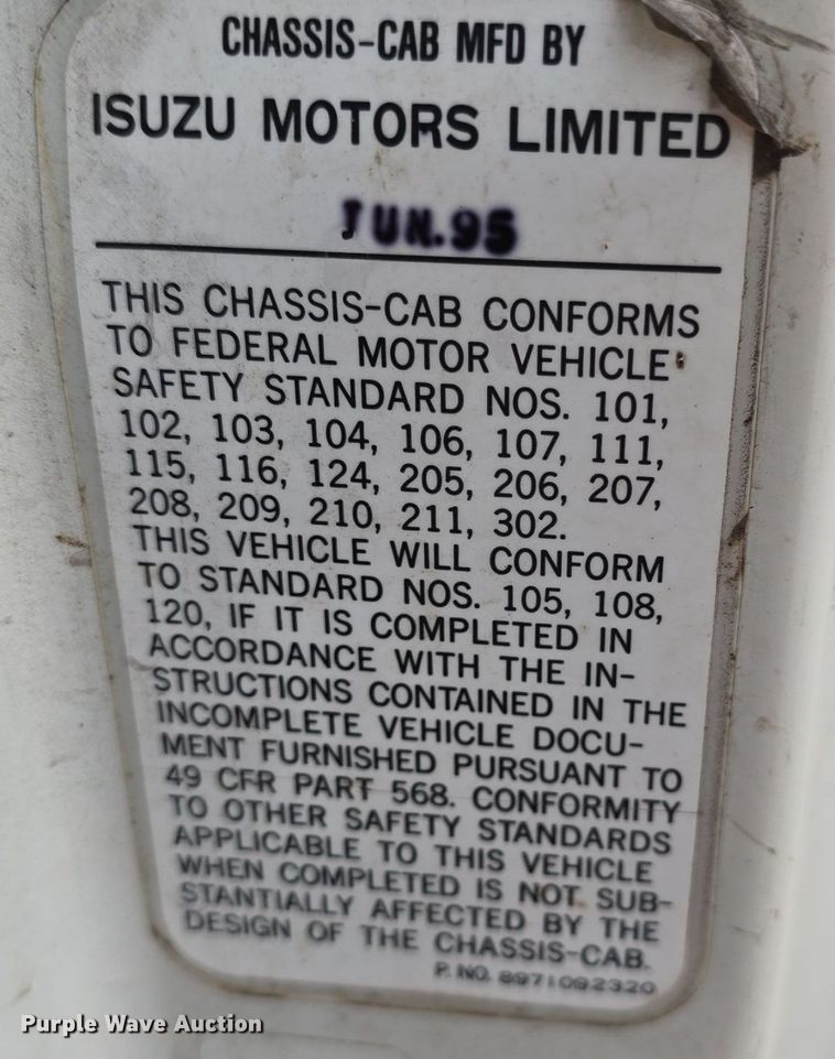 image for item DQ5138 1995 GMC W4 truck cab and chassis