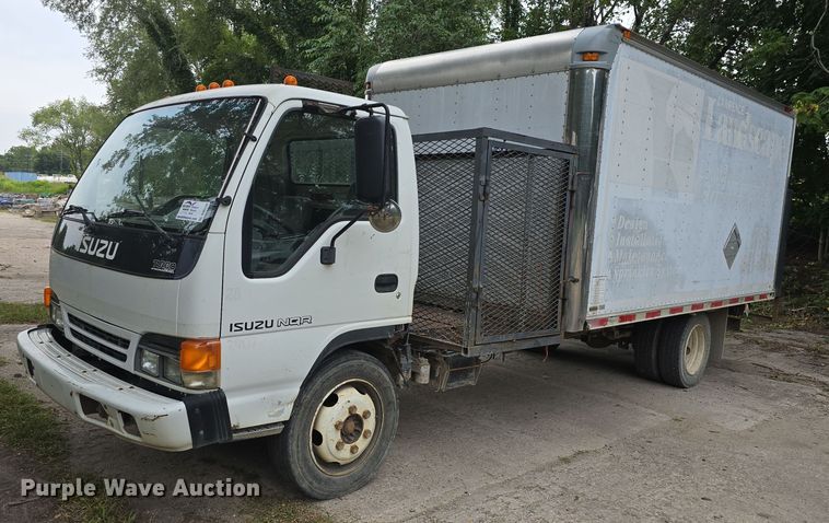 image for item DQ5139 2004 Isuzu NQR box truck