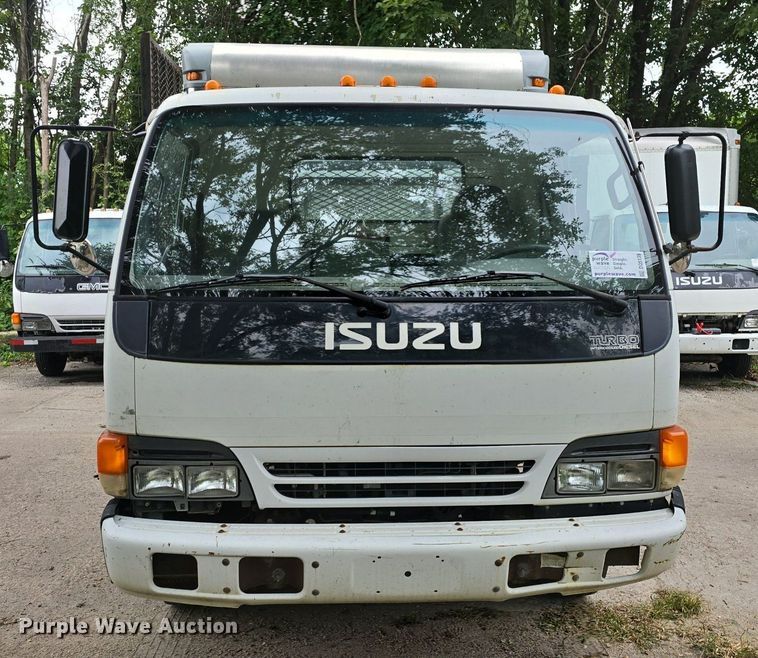 image for item DQ5139 2004 Isuzu NQR box truck