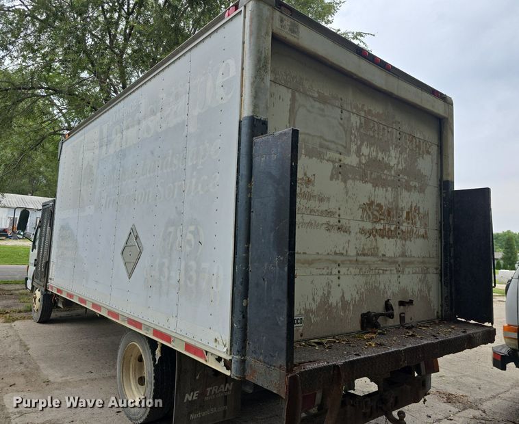 image for item DQ5139 2004 Isuzu NQR box truck