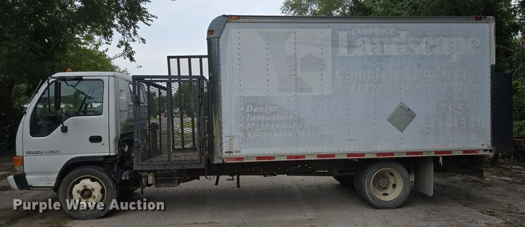 image for item DQ5139 2004 Isuzu NQR box truck