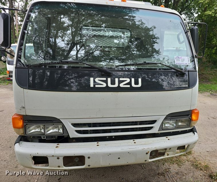 image for item DQ5139 2004 Isuzu NQR box truck