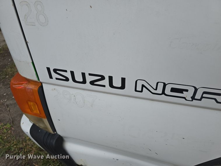 image for item DQ5139 2004 Isuzu NQR box truck
