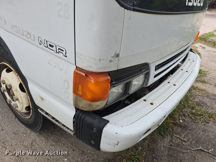 image for item DQ5139 2004 Isuzu NQR box truck