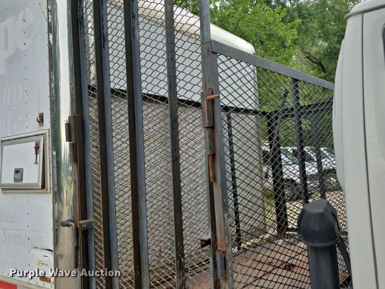 image for item DQ5139 2004 Isuzu NQR box truck