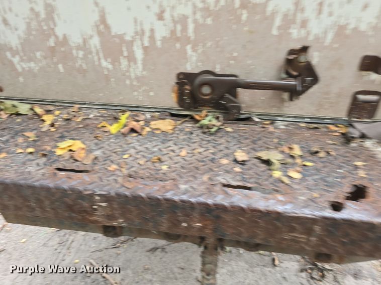 image for item DQ5139 2004 Isuzu NQR box truck