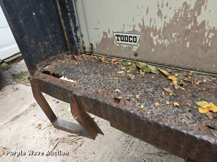 image for item DQ5139 2004 Isuzu NQR box truck