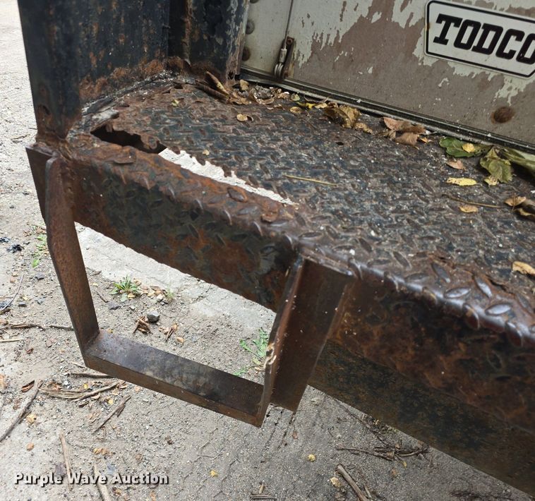 image for item DQ5139 2004 Isuzu NQR box truck