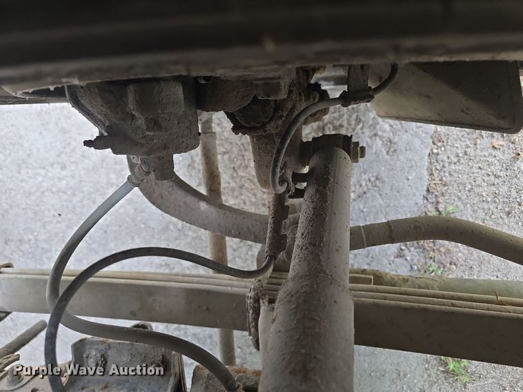 image for item DQ5139 2004 Isuzu NQR box truck