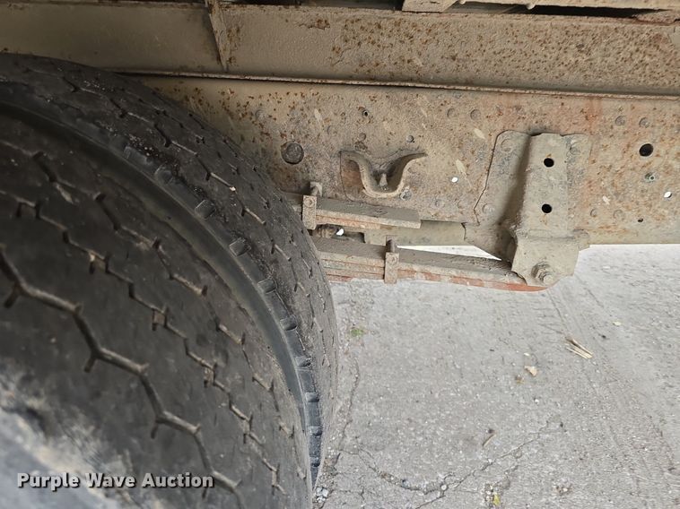 image for item DQ5139 2004 Isuzu NQR box truck