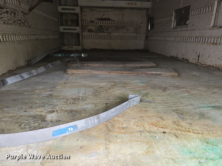 image for item DQ5139 2004 Isuzu NQR box truck