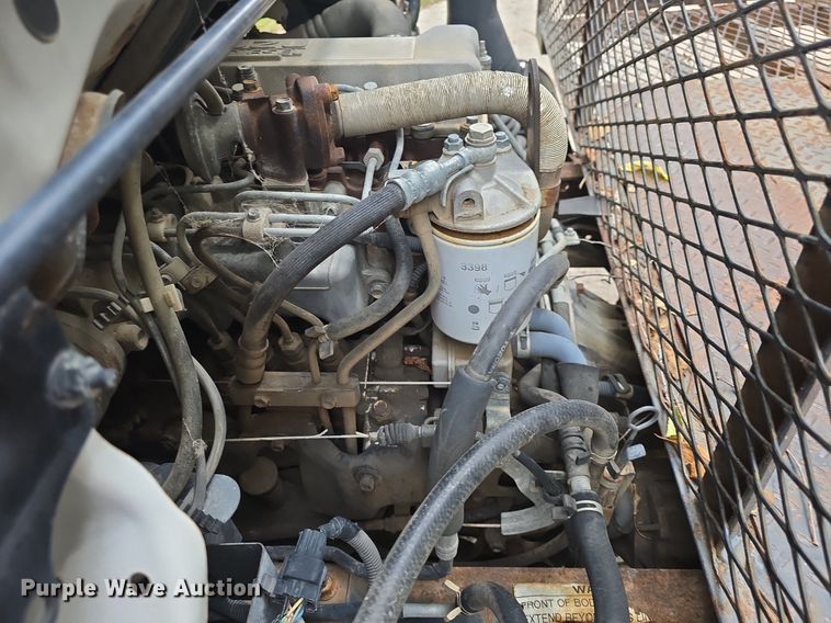 image for item DQ5139 2004 Isuzu NQR box truck