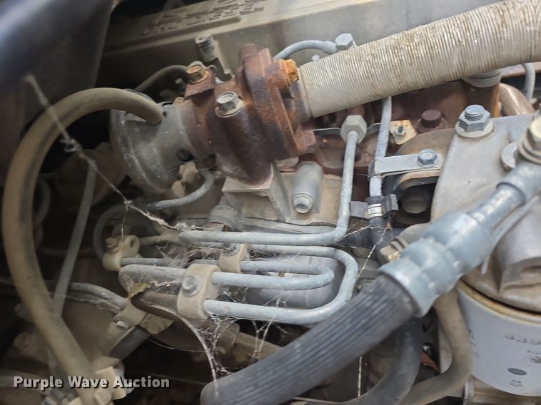 image for item DQ5139 2004 Isuzu NQR box truck