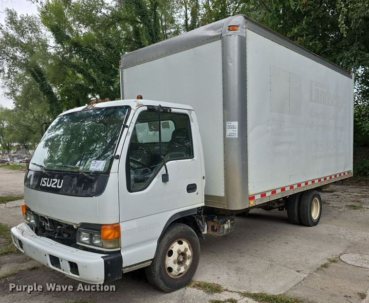 image for item DQ5140 2000 Isuzu NPR box truck