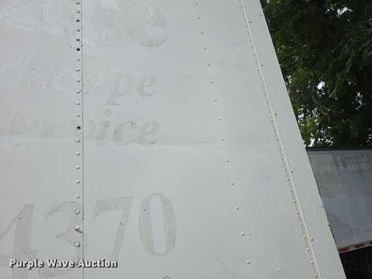 image for item DQ5140 2000 Isuzu NPR box truck