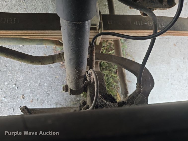 image for item DQ5140 2000 Isuzu NPR box truck