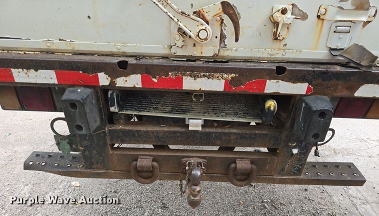 image for item DQ5140 2000 Isuzu NPR box truck