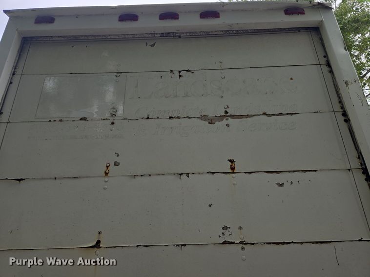 image for item DQ5140 2000 Isuzu NPR box truck