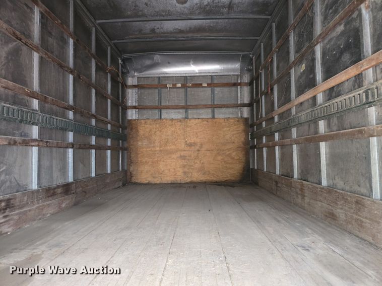 image for item DQ5140 2000 Isuzu NPR box truck