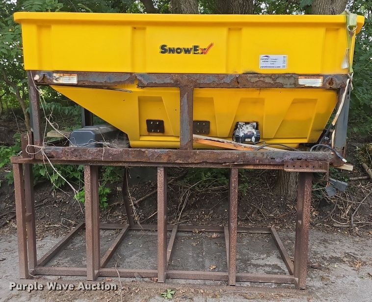image for item DQ5148 SnowEx  Vmaxx 9300 spreader