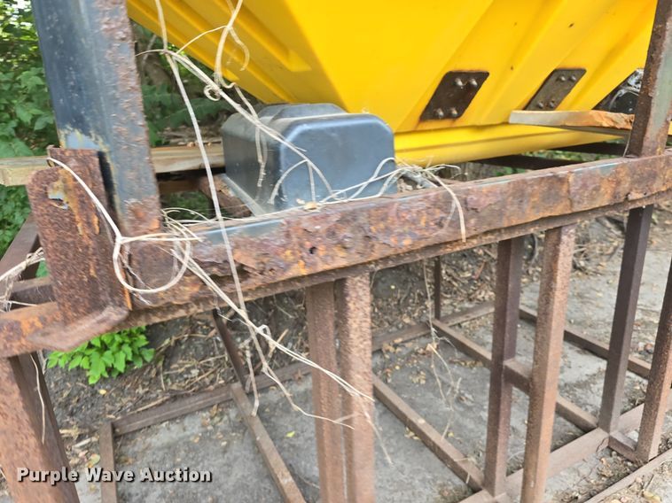 image for item DQ5148 SnowEx  Vmaxx 9300 spreader