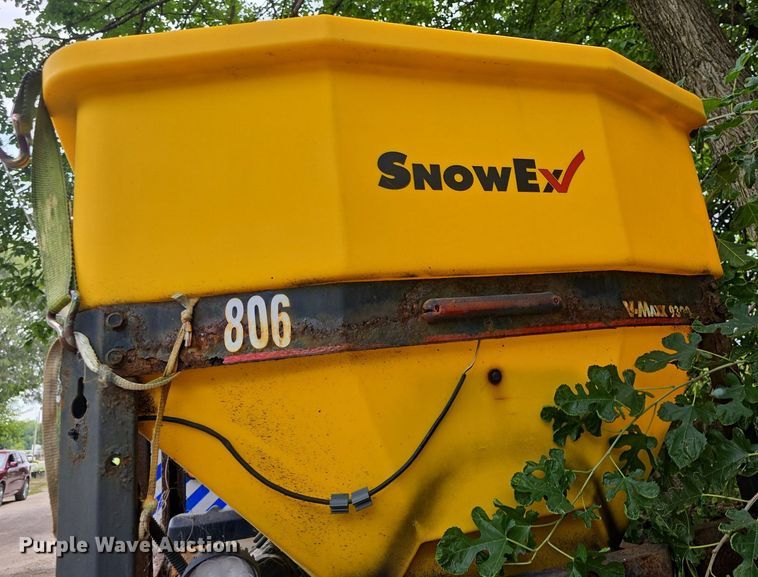 image for item DQ5148 SnowEx  Vmaxx 9300 spreader