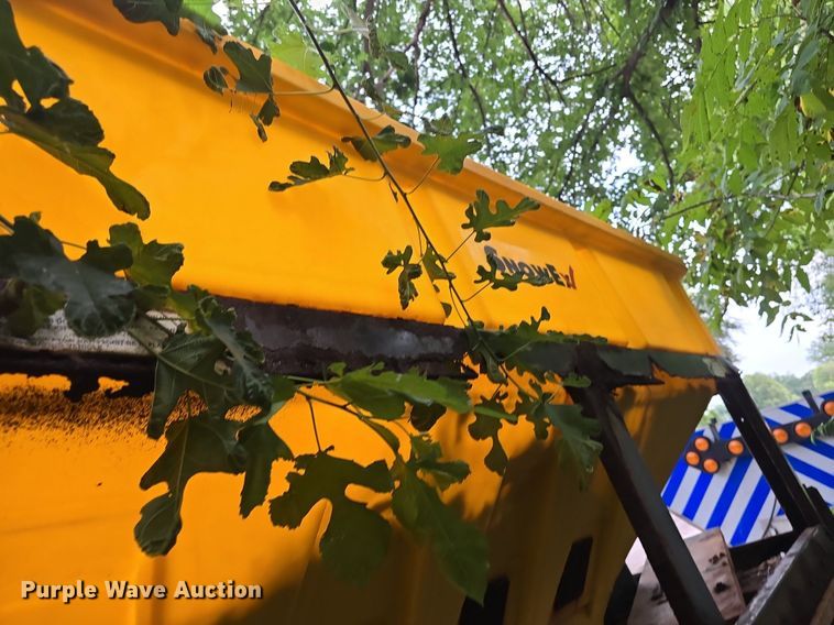 image for item DQ5148 SnowEx  Vmaxx 9300 spreader