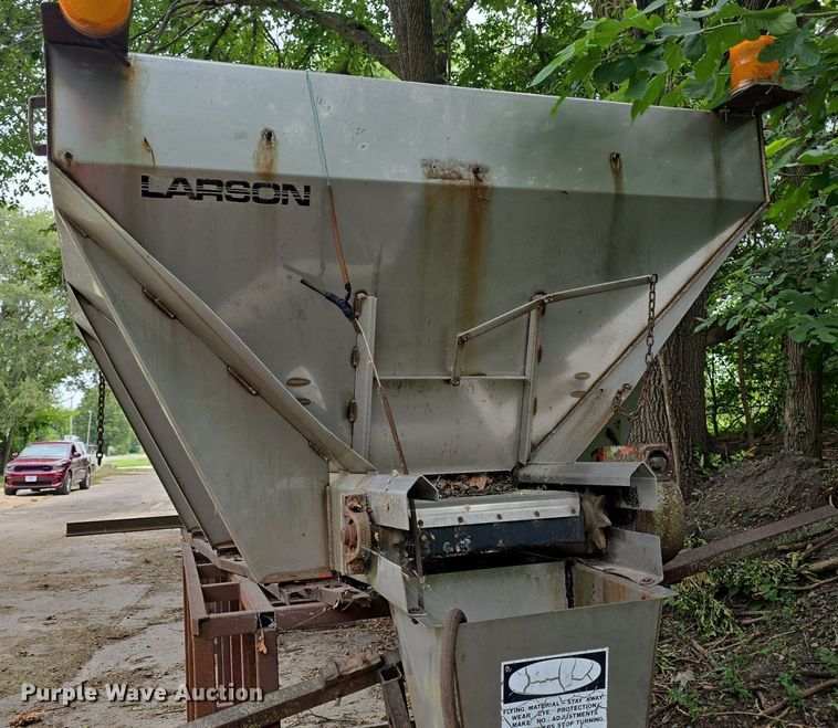 image for item DQ5149 Larson spreader