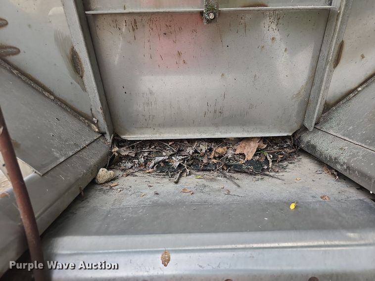 image for item DQ5149 Larson spreader