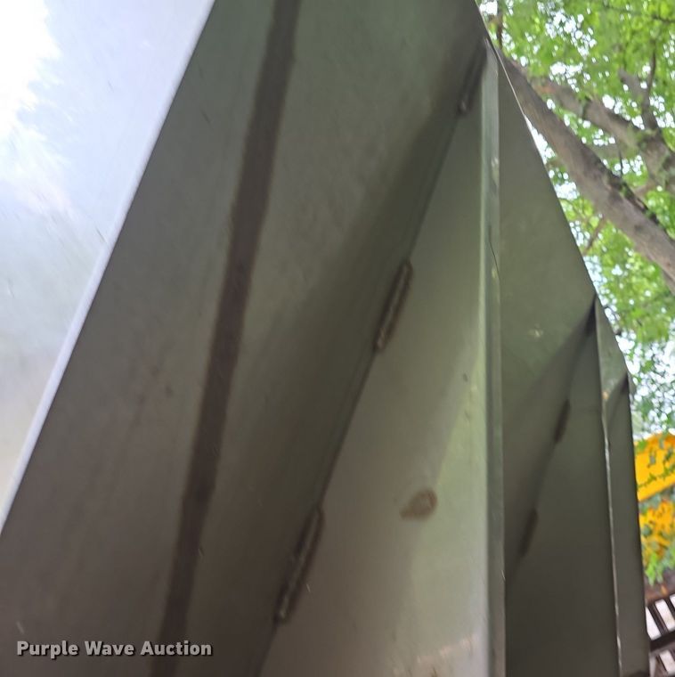 image for item DQ5149 Larson spreader