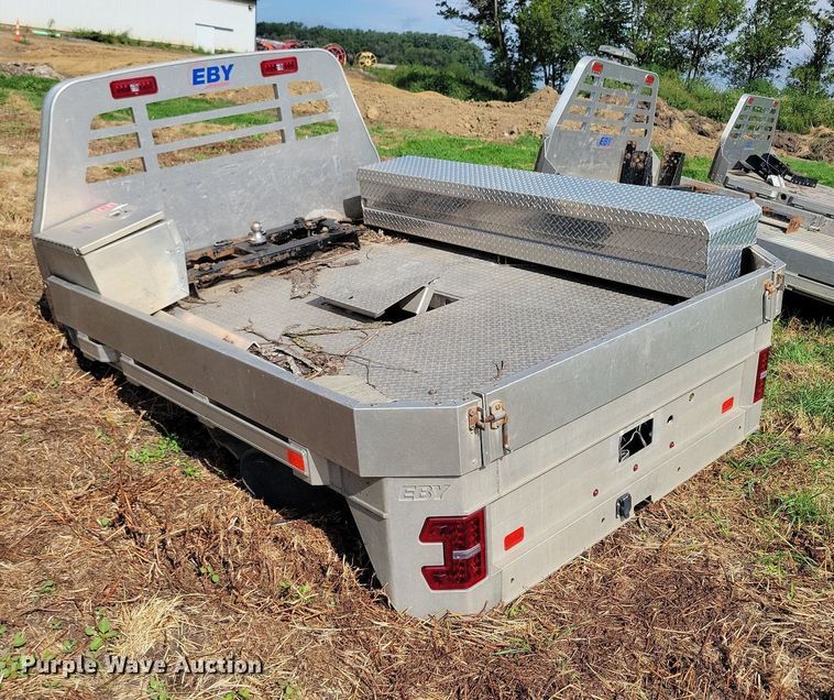image for item DR4438 EBY 8600 flatbed