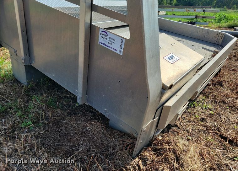 image for item DR4438 EBY 8600 flatbed