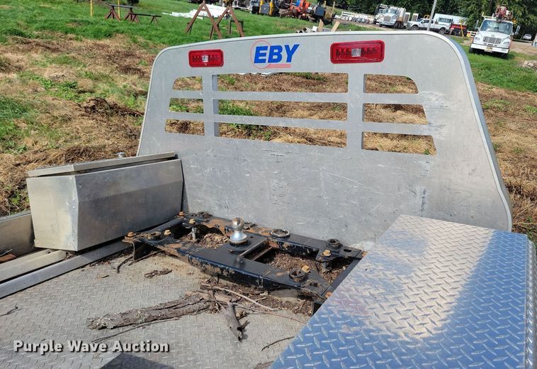 image for item DR4438 EBY 8600 flatbed
