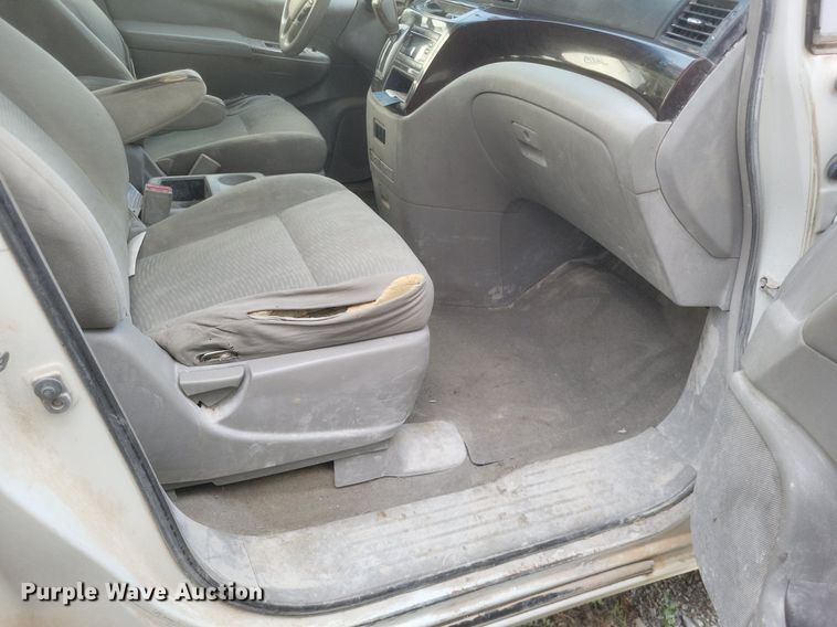 image for item DR4936 2015 Nissan  Quest  van