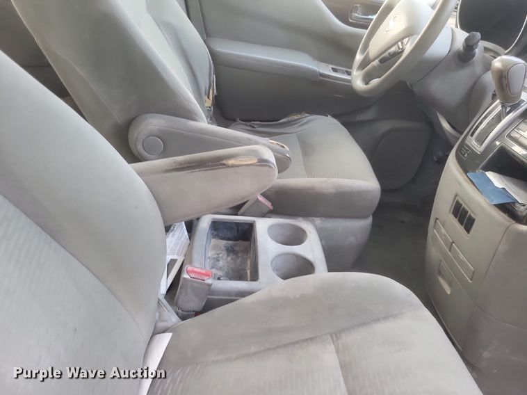 image for item DR4936 2015 Nissan  Quest  van