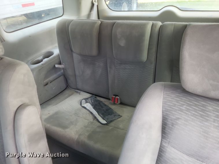 image for item DR4936 2015 Nissan  Quest  van