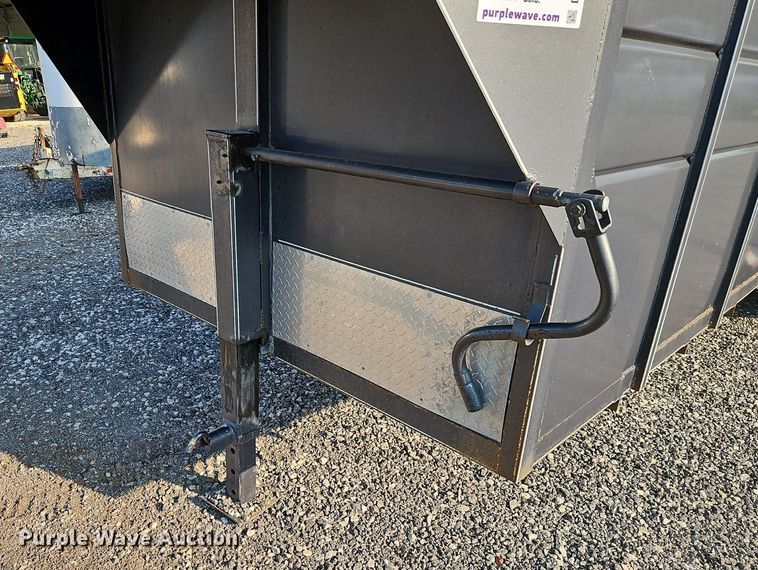 image for item DR8748 2016 Calico Trailers livestock trailer