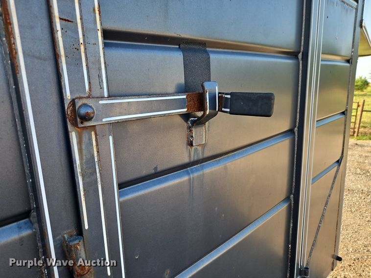 image for item DR8748 2016 Calico Trailers livestock trailer