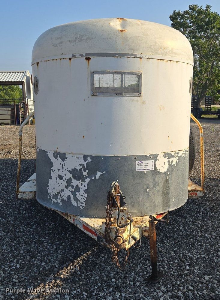 image for item DR8749 1978 W.W Trailer livestock trailer