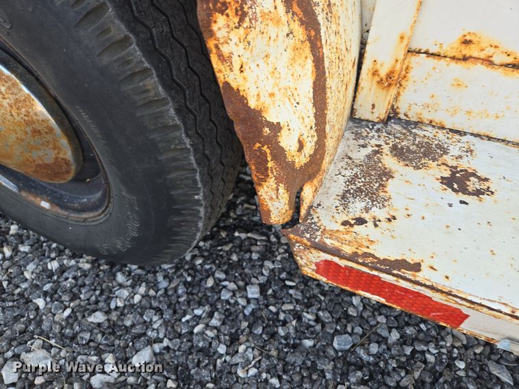 image for item DR8749 1978 W.W Trailer livestock trailer