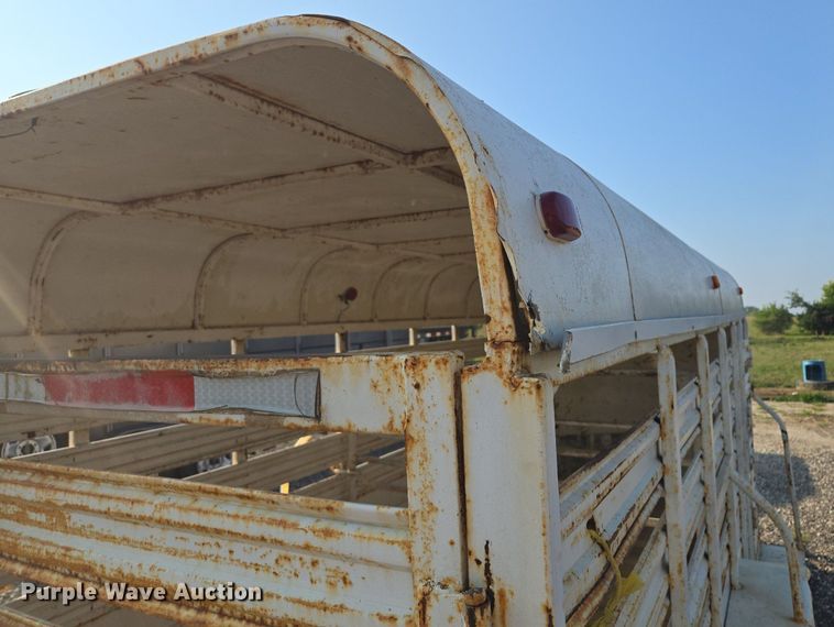 image for item DR8749 1978 W.W Trailer livestock trailer