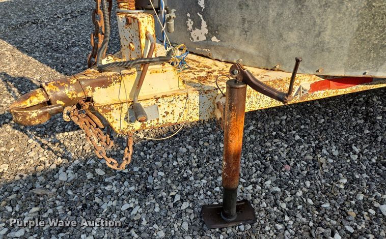 image for item DR8749 1978 W.W Trailer livestock trailer