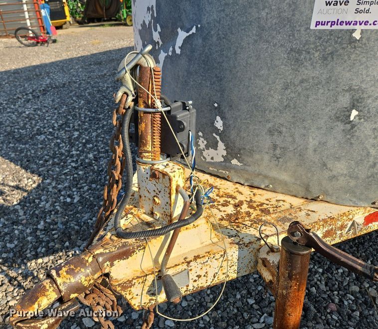 image for item DR8749 1978 W.W Trailer livestock trailer