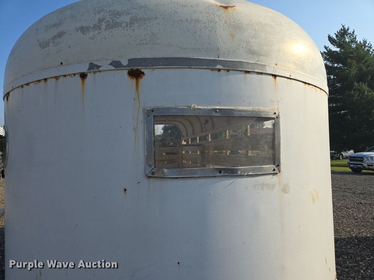 image for item DR8749 1978 W.W Trailer livestock trailer