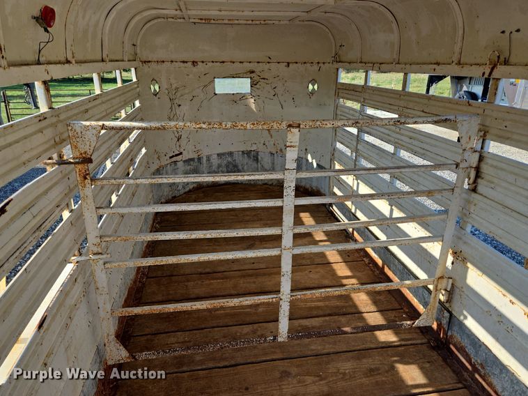 image for item DR8749 1978 W.W Trailer livestock trailer