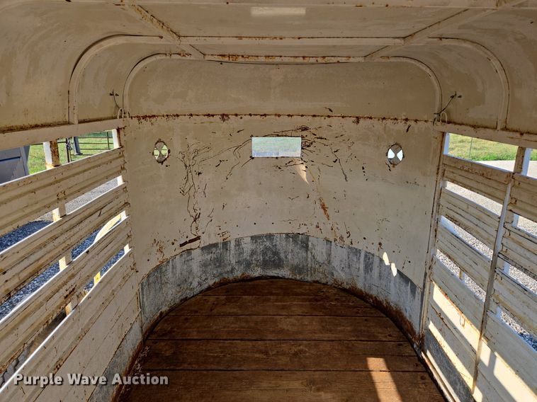 image for item DR8749 1978 W.W Trailer livestock trailer